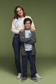 Single Parents – Leighton Meester (Angie D’Amato), Tyler Wladis (Graham D’Amato).