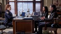 Brooklyn Nine-Nine – Rosa Diaz (Stephanie Beatriz, Mitte); Jake Peralta (Andy Samberg, r.)