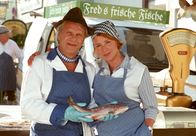 Noch einmal zwanzig sein ... – Ein glückliches Paar? Die Eheleute Fred (Peter Sattmann) und Henrike Sattler (Bettina Kupfer).