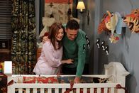 How I Met Your Mother – Stolze Eltern: Lily (Alyson Hannigan, l.) und Marshall (Jason Segel, r.) ...