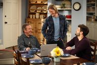 Last Man Standing – (v.l.n.r.) Mike (Tim Allen); Kyle (Christoph Sanders); Ryan (Jordan Masterson)