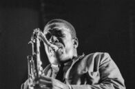 John Coltrane - Der Atem des Jazz – Das Leben des John Coltrane ist nicht weniger als die Geschichte eines Mannes, der für die Musik lebte und den Jazz für immer prägte.