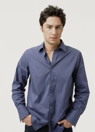 Scrubs - Die Anfänger – (1. Staffel) - Nach vielen Jahren des Studiums und einem entsprechend hohen Schuldenberg ist es endlich soweit: Der schüchterne John Dorian, genannt J.D. (Zach Braff), beginnt seine Tätigkeit als Assistenzarzt am Sacred Heart Hospital ...