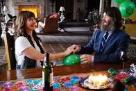 The Last Man on Earth – Gail (Mary Steenburgen, l.); Tandy (Will Forte, r.)