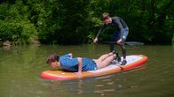 RUN4U – Es wackelt! Floris und Niklas auf dem Stand-Up-Board.