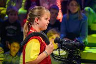 1, 2 oder 3 – Kamerakind Kamerakind Levi aus Österreich führt die Kamera gekonnt durch das Studio.