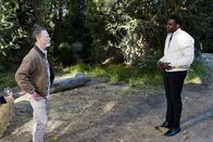All Rise - Die Richterin – Sheriff Wayne McCarthy (Louis Herthum, l.); Luke Watkins (J. Alex Brinson, r.)