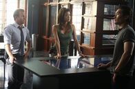 Hawaii Five-0 – Versuchen, einen neuen Fall zu lösen: Danny (Scott Caan, l.), Chin (Daniel Dae Kim, r.) und Kono (Grace Park, M.) ...