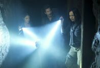 MacGyver – (v.l.n.r.) Riley Davis (Tristin Mays); Russ Taylor (Henry Ian Cusick); Desi Nguyen (Levy Tran)