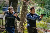 FBI: Most Wanted – Kenny Crosby (Kellan Lutz, l.); Jess LaCroix (Julian McMahon, r.)