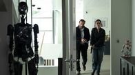 Unit 42 – Samuel Leroy (Patrick Ridremont) und Billie Vebber (Constance Gay) sind ein gutes und eingespieltes Team. Bei einer Durchsuchung finden sie ein durchwühltes Büro. Jemand scheint vor ihnen da gewesen zu sein.
