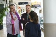 Modern Family – L-R: Cameron Tucker (Eric Stonestreet), Mitchell Pritchett (Jesse Tyler Ferguson) und Lily Tucker-Pritchett (Aubrey Anderson-Emmons)
