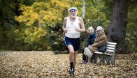 Sein letztes Rennen – Paul (Dieter Hallervorden) rennt gegen Tobias und gewinnt.