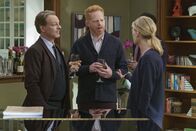 Modern Family – L-R: Sam Turnbull (Bo Foxworth), Mitchell Pritchett (Jesse Tyler Ferguson), Claire Dunphy (Julie Bowen)