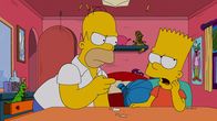 Die Simpsons – Langsam ist sogar Homer (l.) völlig überfordert mit Barts (r.) Eigenarten und wagt sich an krasse Erziehungsmethoden ...