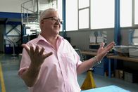 Signes – Signes Gehörlose im Arbeitsmarkt Peter Wyss ist von Eisenbahnen fasziniert.