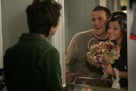 How I Met Your Mother – Marshall (Jason Segel, M.) und Lily (Alyson Hannigan, r.) sind wieder zusammen und wollen heiraten, doch das ist alles gar nicht so einfach wie gedacht ...