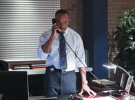 Navy CIS – Während sich Vance (Rocky Carroll) Sorgen um Gibbs macht, versuchen DiNozzo und CIA Officer Joanna Teague alles, um in Shanghai den Kopf der Terrorgruppe "Der Ruf" dingfest zu machen ...