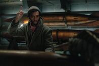 Nautilus – Turan (Arlo Green) versucht, die Ruhe zu bewahren, als die Nautilus von metallfressenden Käfern angegriffen wird.