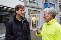 Reporter Spezial – v.li.: Donat Hofer und Andrzej Weber: Er ist pensionierter Risk-Manager, hat seine Depression mit Tanzen geheilt, tanzt täglich 4-5 Stunden auf den Strassen von St.-Gallen.