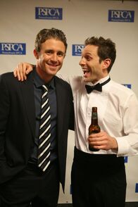 It's Always Sunny in Philadelphia – Chase Utley (Chase Utley, l.); Dennis Reynolds (Glenn Howerton, r.)