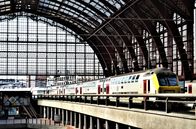 Eisenbahn-Romantik – Die oberste Gleisebene in Antwerpen Centraalstation gehört ganz dem Regional- und Nahverkehr.