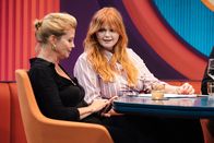 Neo Ragazzi – Sophie Passmann (r.) und Annette Frier (l.) in der ZDFneo-Sendung "Neo Ragazzi"