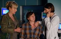 In aller Freundschaft – (v.l.n.r.) Heidi Schloh (Katharina Abt); Britta (Steffi Kühnert); Dr. Maria Weber (Annett Renneberg)