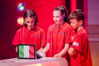 1, 2 oder 3 – Das rote Rateteam aus Mals/Italien denkt konzentriert nach.