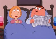 Family Guy – (5. Staffel) - Muss sich Lois (l.) jetzt Sorgen machen? Ihr Mann Peter (r.) liest im Bett ...
