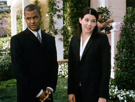 Gilmore Girls – Yanic Truesdale (Michel Gerard), Lauren Graham (Lorelai Gilmore).