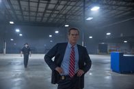 Boston – Vorne: FBI Special Agent Richard DesLauriers (Kevin Bacon) bereitet alles vor, um den Tatort für die Rechercheteams nachstellen zu lassen.