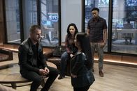MacGyver – (v.li.) George Eads (Jack Dalton), Tristin Mays (Riley Davis), Meredith Eaton (Matty Webber), Justin Hires (Wilt Bozer).