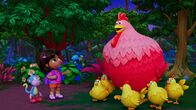 Dora – Boots (l.), Dora (2.v.l.), The Big Red Chicken