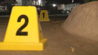 The First 48 – Die Dokumentationsreihe zeigt die spektakulärsten Fälle der amerikanischen Polizei, die alle eines gemeinsam haben: Sobald sie an einen Tatort gerufen werden, beginnt für die Ermittler ein Wettlauf gegen die Zeit. Finden sie in den ersten 48 Stunden keinen entscheidenden Hinweis, verringert sich ihre Chance, ein Verbrechen zu lösen, um die Hälfte.