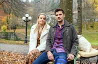 Sturm der Liebe – Annabelle (Jenny Löffler, l.) streut Salz in Tobias' (Max Beier, r.) Wunden.