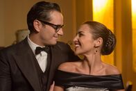 Velvet – Raúl de la Riva (Asier Etxeandia, l.); Ana Rivera (Paula Echevarría, r.)
