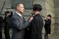 Winter's Tale – Unversöhnliche Gegner: Russell Crowe Pearly Soames, Colin Firth als Peter Lake
