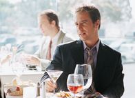 Matchstick Men - Tricks – Betrüger im Nadelstreifen-Anzug: Sam Rockwell als Frank Mercer
