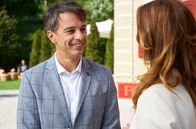 Sturm der Liebe – Alexandra (Danelia Kiefer, r.) kommt mit ihren Annährungsversuch bei Robert (Lorenzo Patané, l.) nicht weit.