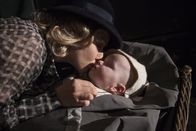 Pan – Als seine Mutter (Amanda Seyfried) Peter in die Obhut eines Waisenhauses gibt, steckt sie ihm einen Brief, mit dem Versprechen, dass sie sich eines Tages wiedersehen, zu ...