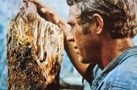 Nevada Smith – ach der Ermordung seiner Eltern treibt Max Sand (Steve McQueen) fortan nur noch der Gedanke an Rache an.