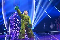 The Masked Singer – Überraschung: RTL-Moderatorin Katja Burkard ist der BROKKOLI.