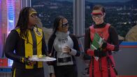 Danger Force – v.li.: Miles Macklin / AWOL (Terrence Little Gardenhigh), Mika Macklin / ShoutOut (Dana Heath), Chapa / Volt (Havan Flores)