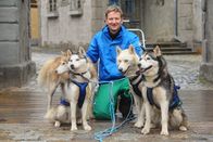 Kesslers Expedition – rbb Fernsehen KESSLERS EXPEDITION, TEIL 1, "So weit die Huskys laufen" Uhr. Michael Kessler zum ersten Mal auf Winterexpedition: Nach drei Expeditionen zwischen Früh- und Hochsommer, nach Kanutour auf der Spree, Eselwanderung an die Ostsee und Floßfahrt auf der Havel ist jetzt Schluss mit den kuscheligen Ausflügen. Der Rundfunk Berlin-Brandenburg (rbb) schickt Michael Kessler zum ersten Mal auf Winterexpedition! In 14 Tagen will Kessler mit seinem Hundequartett über 200 Kilometer zurücklegen. Am 2. Januar 2012 startete er in Potsdam-Babelsberg. Erst nach Abschluss der Dreharbeiten steht fest, ob die Sendung drei- oder vierteilig wird.