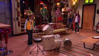 iCarly – L-r: Mandy Valdez (Aria Wallace), Freddie Benson (Nathan Kress), Sam Puckett (Jennette McCurdy), Carly Shay (Miranda Cosgrove)