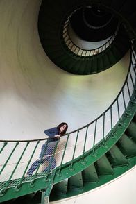 The Last Wave – Léna (Marie Dompnier) findet sich im Traum immer im Leuchtturm wieder.