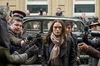 Official Secrets – Stellt ihr Gewissen über die Nationale Sicherheit: Keira Knightley als Katharina Gun (vorne, m.)