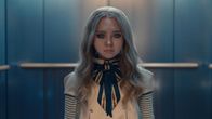 M3GAN – M3gan AI-Puppe mit Eigenschaften: Amie Donald als M3gan Copyright: SRF/UNIVERSAL STUDIOS