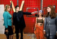 Wilde Engel – Johanna Mayborn (Sabine Winterfeld, li.) und ihr Handlanger Elias (Denis Burgazliev, 2.v.li.) haben die beiden Engel Chris Rabe (Birgit Stauber, 2.v.re.) und Franziska (Susann Upleger) in ihrer Gewalt.